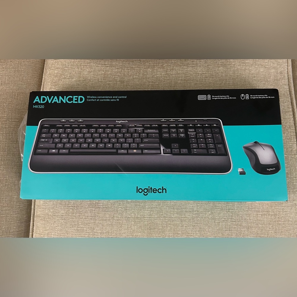 NWT Logitech Advanced Wireless Keyboard MK520 -Black and Gray